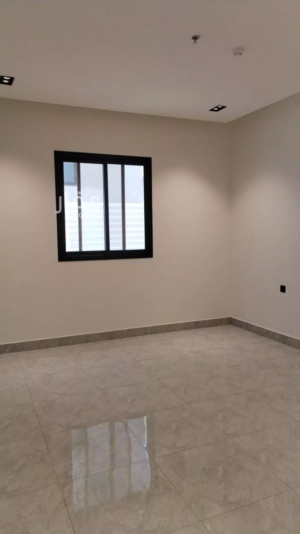 5 bedroom apartment in Al Hazm 6