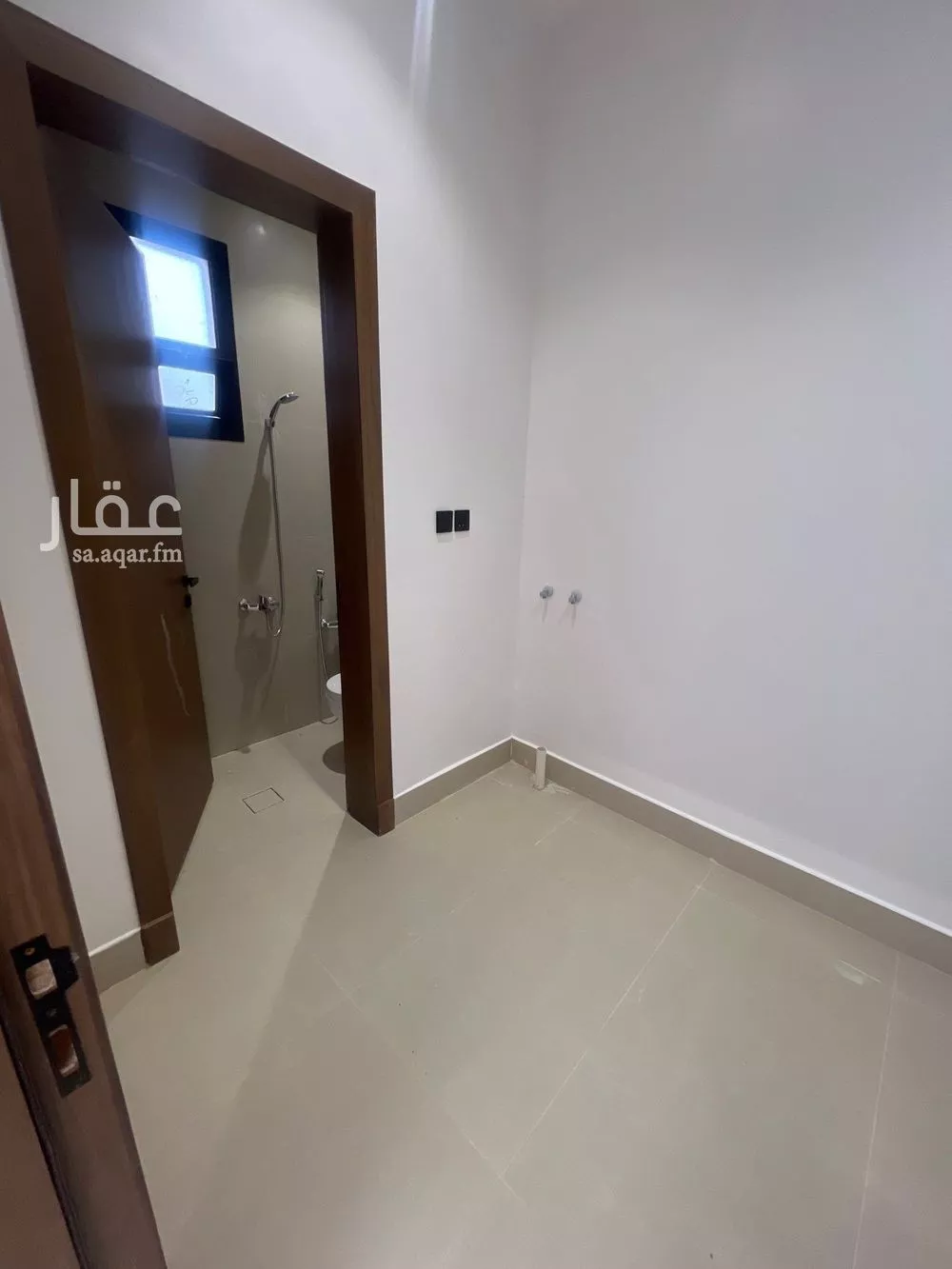 شقة 4 غرف في المعيزلة 18