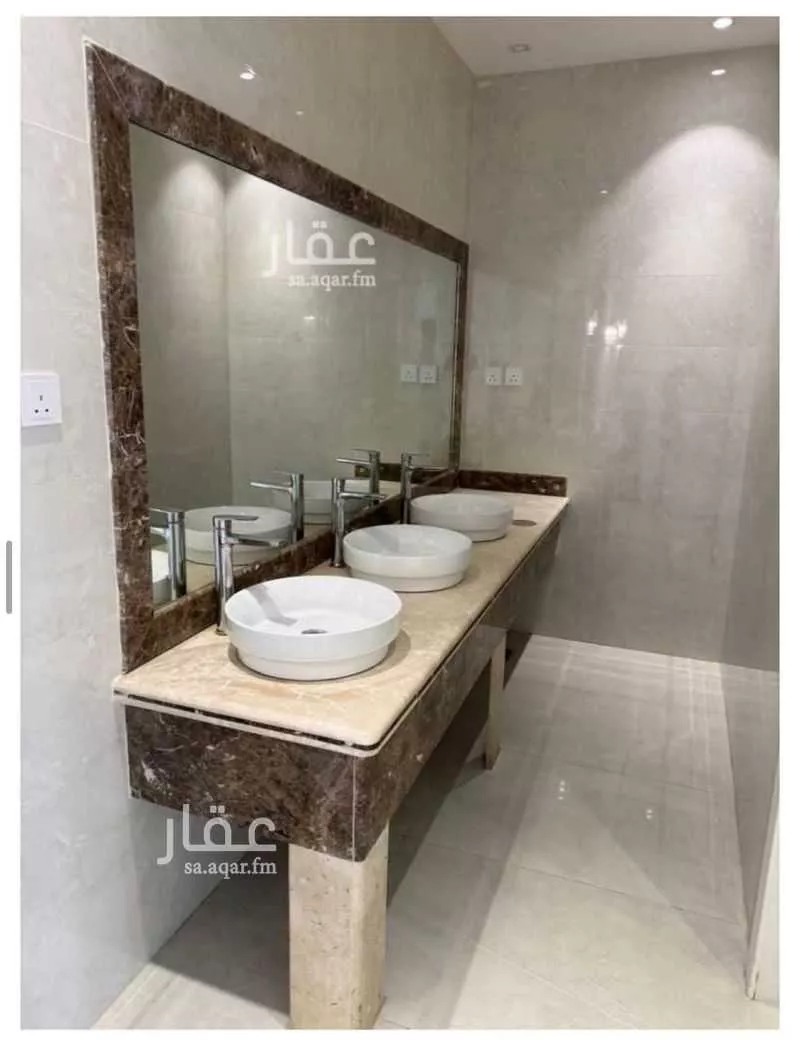 فيلا 6 غرف في الرائد 8