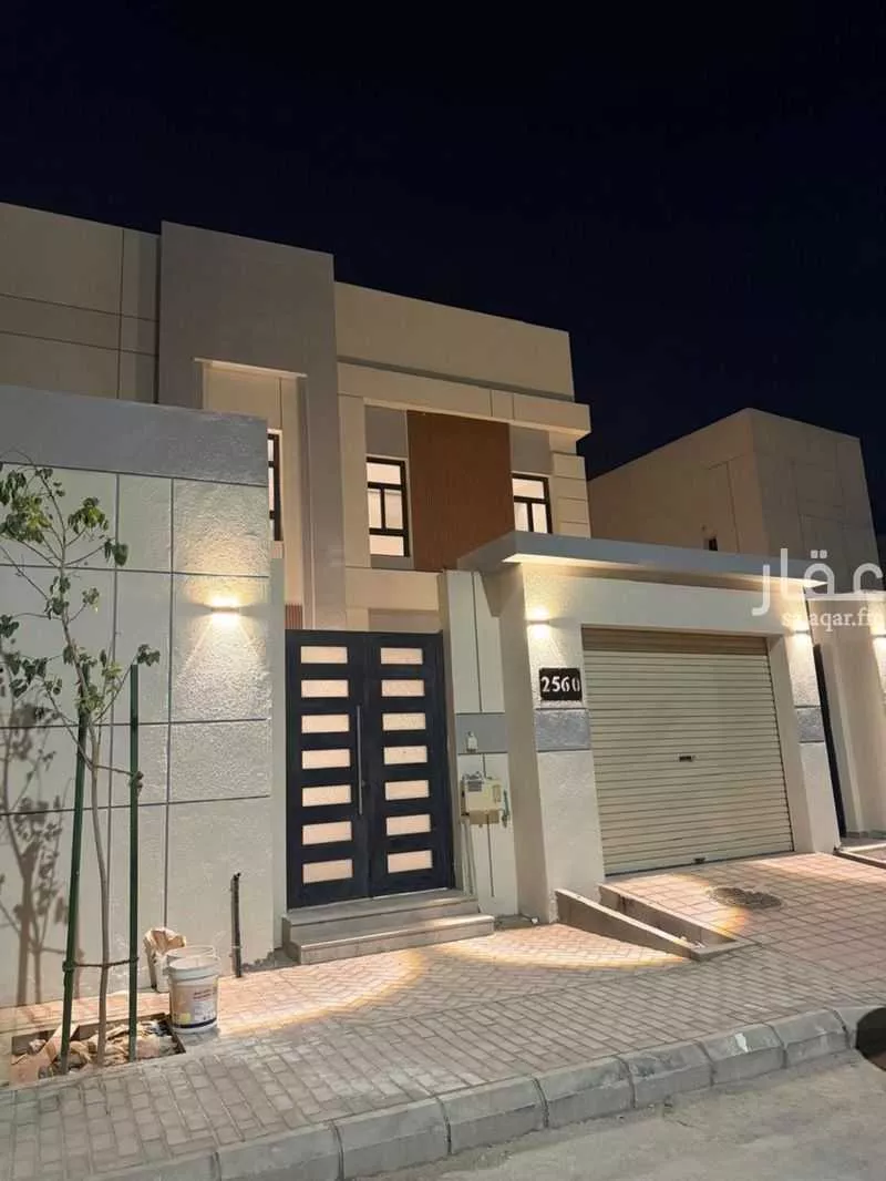 4 bedroom villa in Al Janadriyah 2