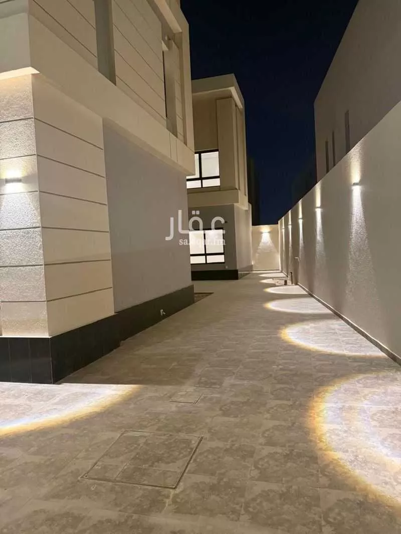 4 bedroom villa in Al Janadriyah 8