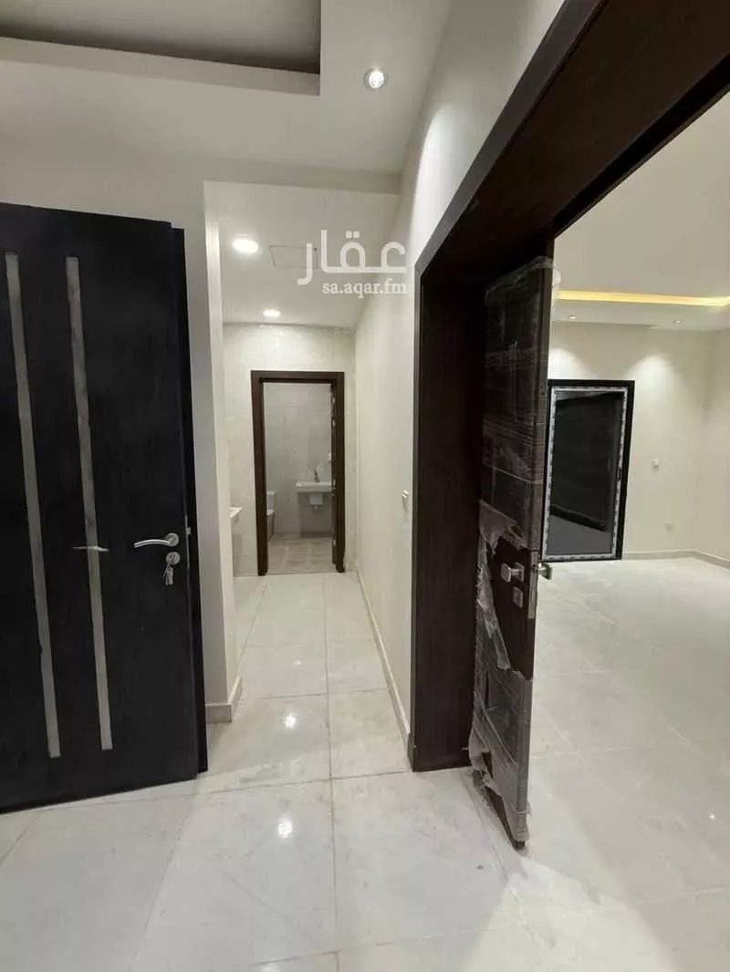4 bedroom villa in Al Janadriyah 10