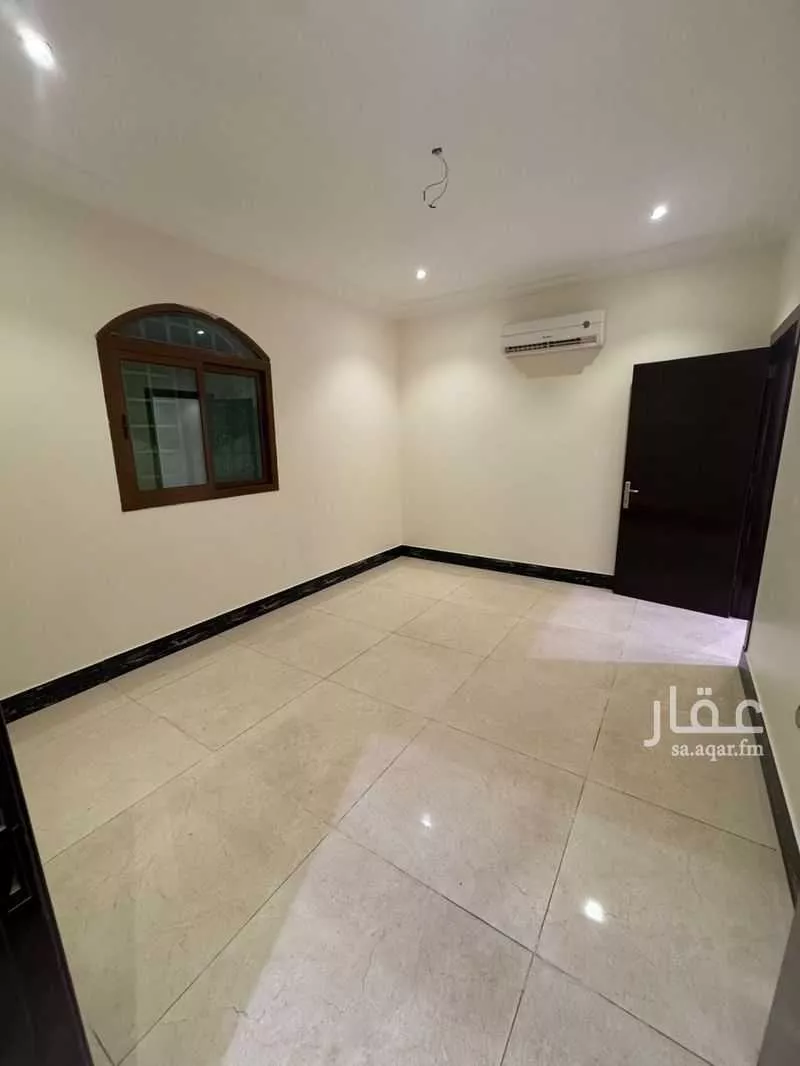 8 bedroom villa in Al Wahah 13