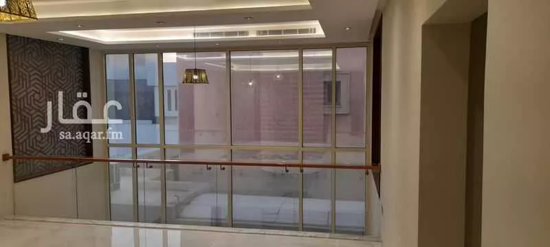 فيلا 6 غرف في النخيل 10