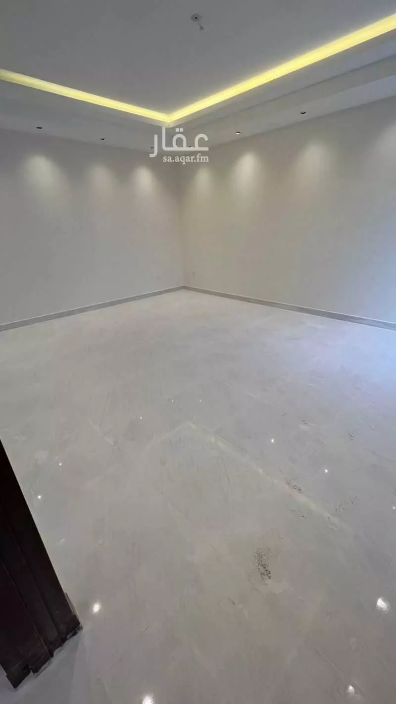4 bedroom villa in Al Janadriyah 5