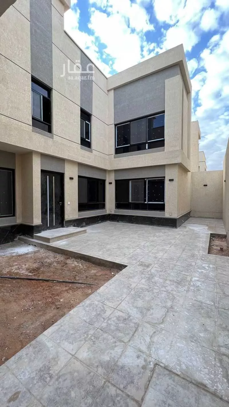 4 bedroom villa in Al Janadriyah 6