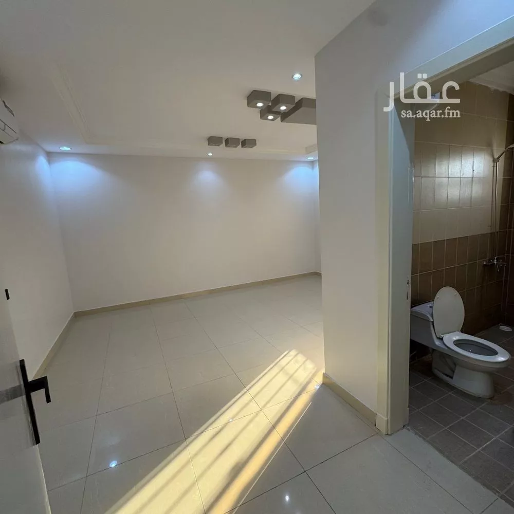 5 bedroom apartment in Al Hazm 8