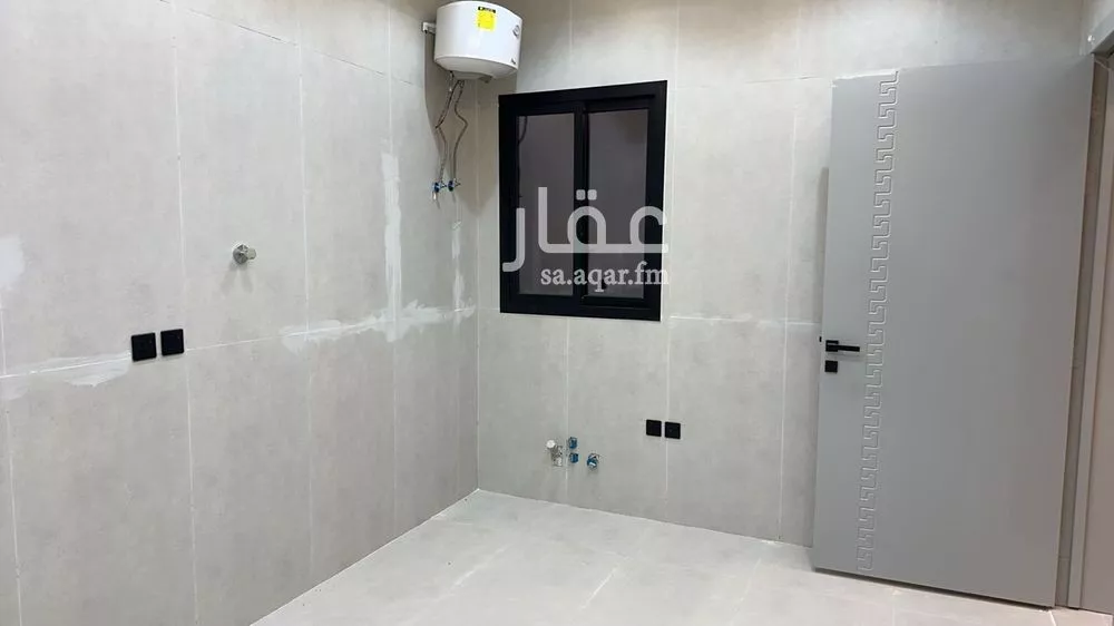 شقة 4 غرف في الشرق 10