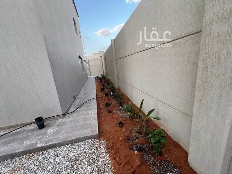 4 bedroom villa in Riyadh 5