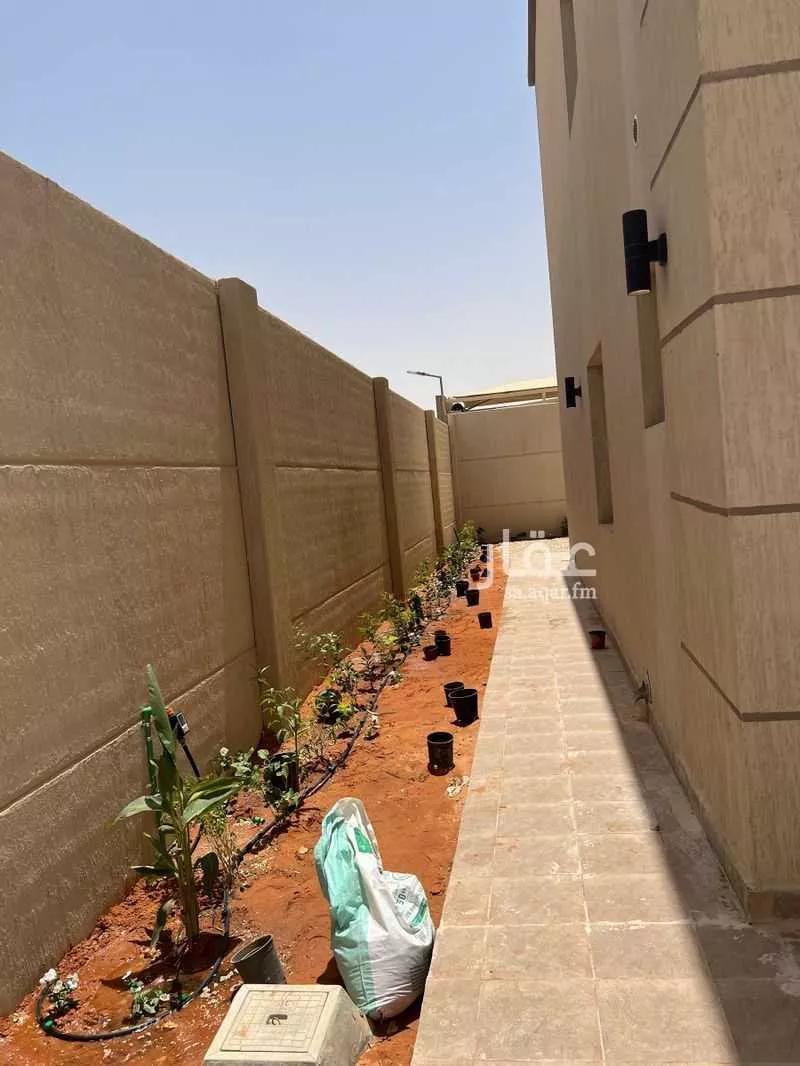 4 bedroom villa in Riyadh 13