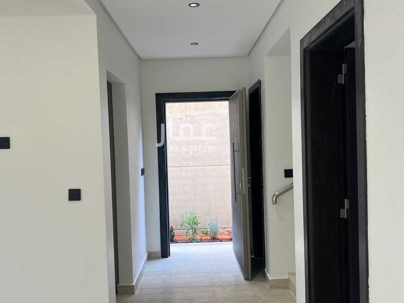 4 bedroom villa in Khuzam, Riyadh 11