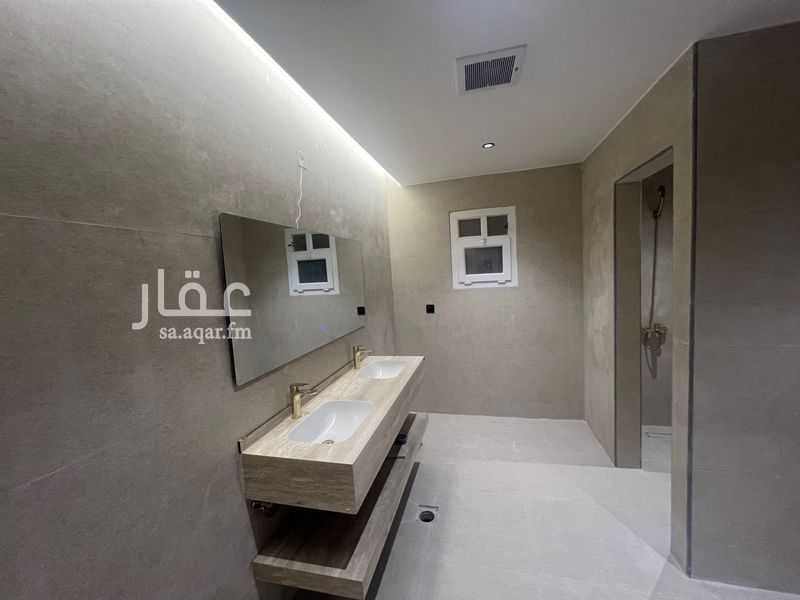 4 bedroom villa in Khuzam, Riyadh 9