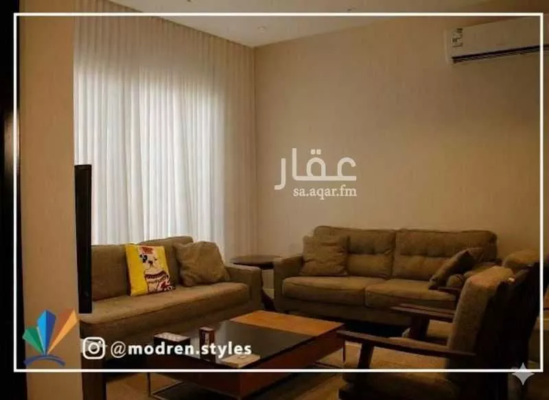 فيلا 4 غرف في العارض 10