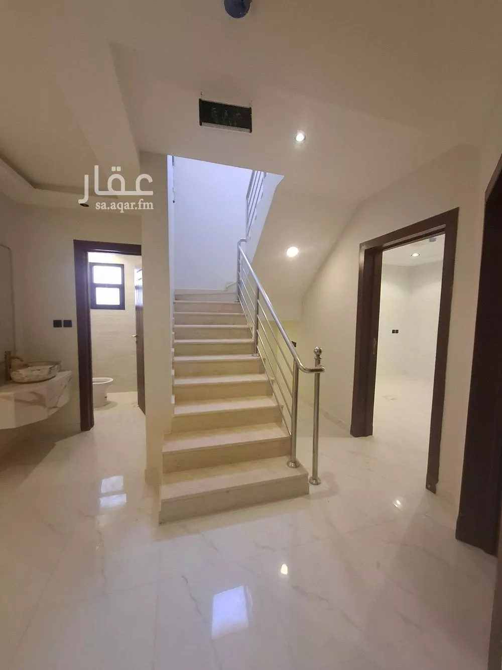 5 bedroom apartment in Al Hazm 5