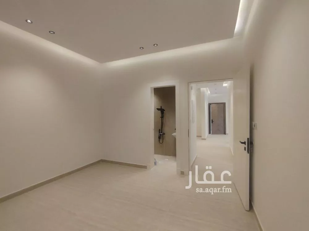 3 bedroom apartment in Al Hazm 8