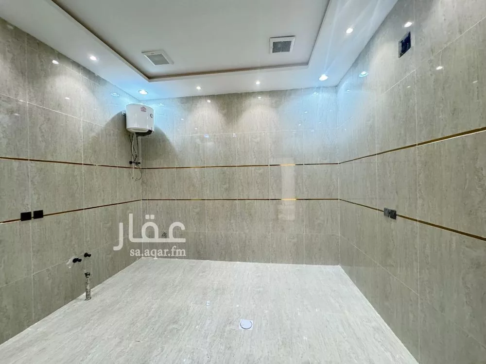 فيلا 5 غرف في طيبة 11