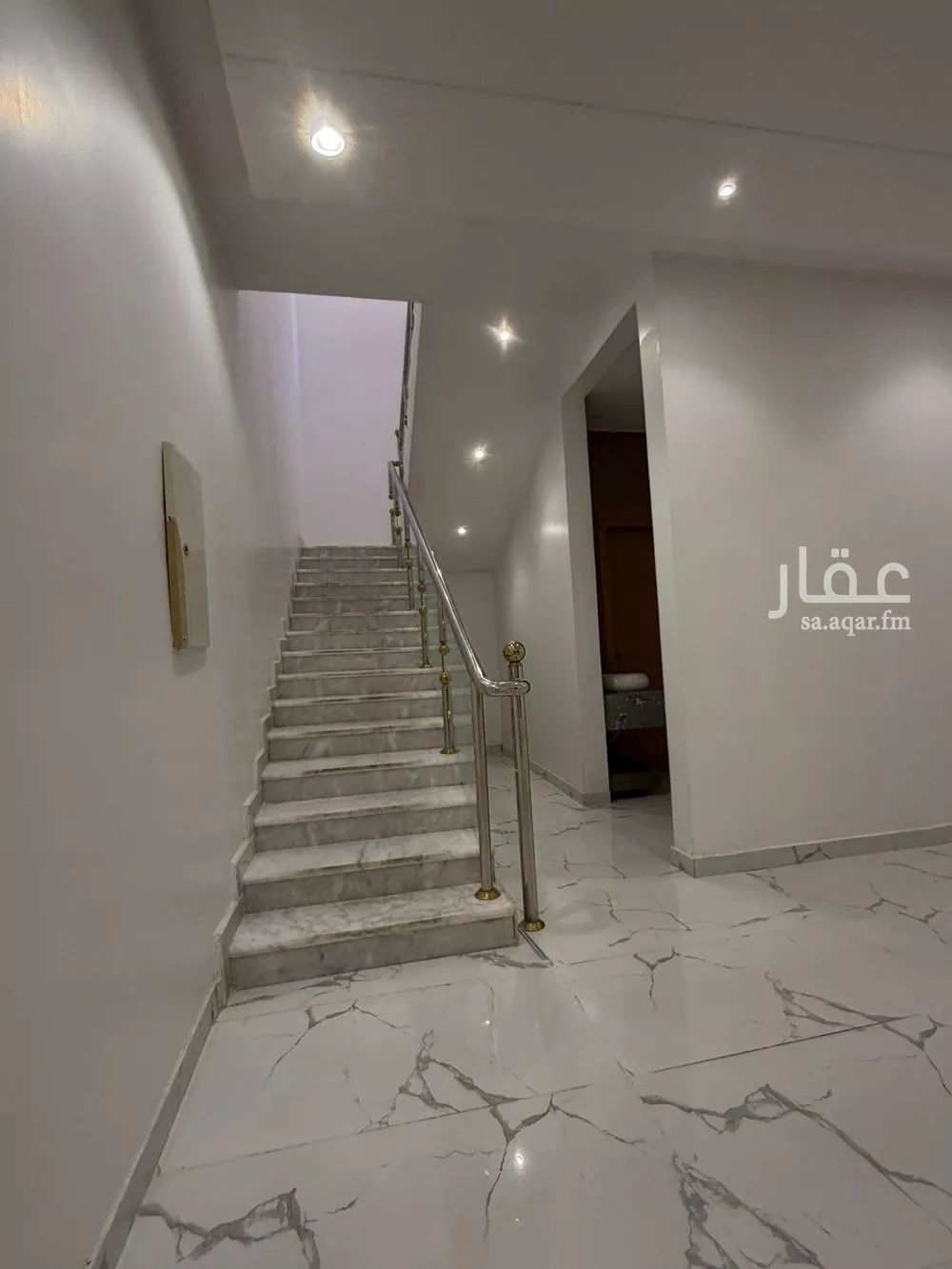 فيلا 5 غرف في طويق 13