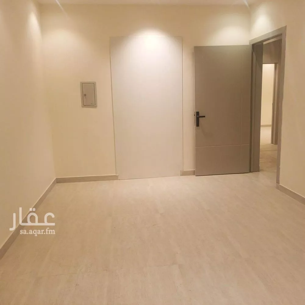 فيلا 6 غرف في عكاظ 11