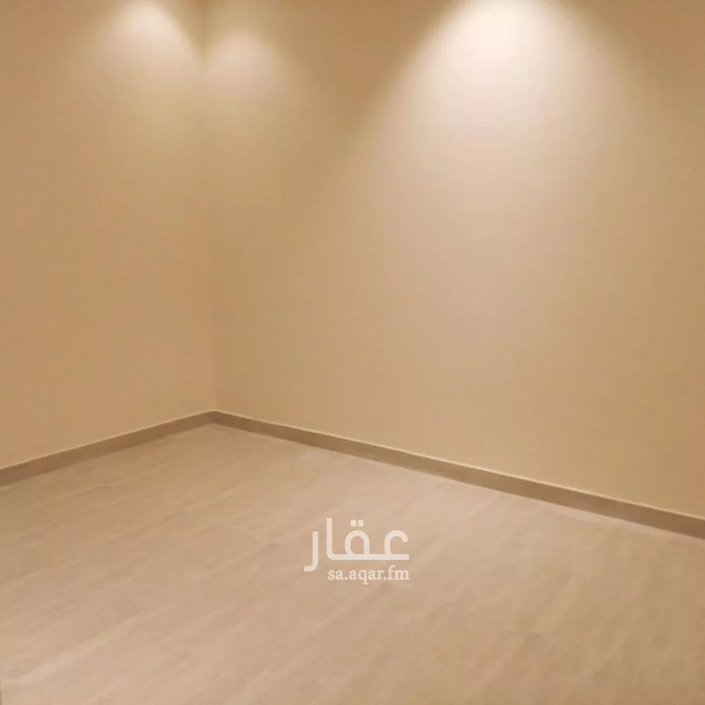 فيلا 6 غرف في عكاظ 3