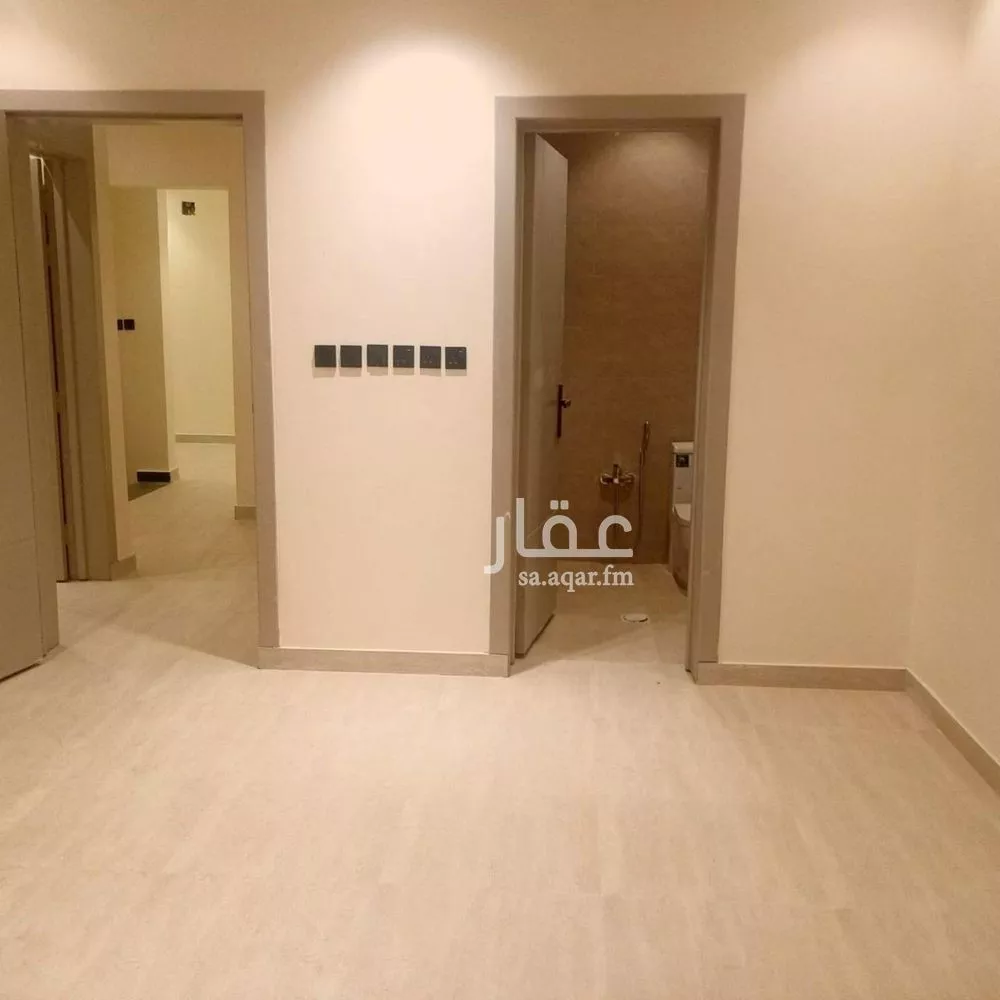 فيلا 6 غرف في عكاظ 8