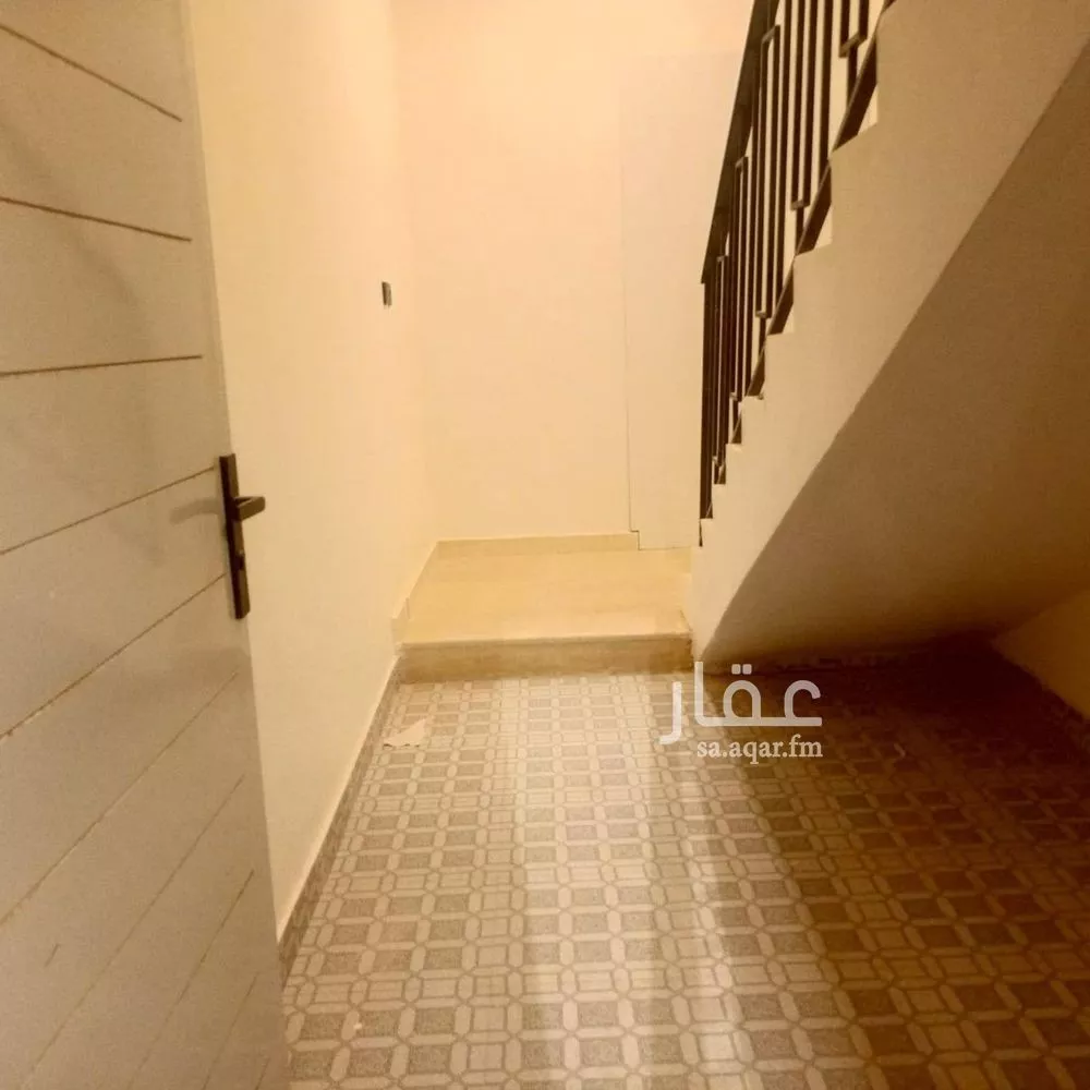 فيلا 6 غرف في عكاظ 10