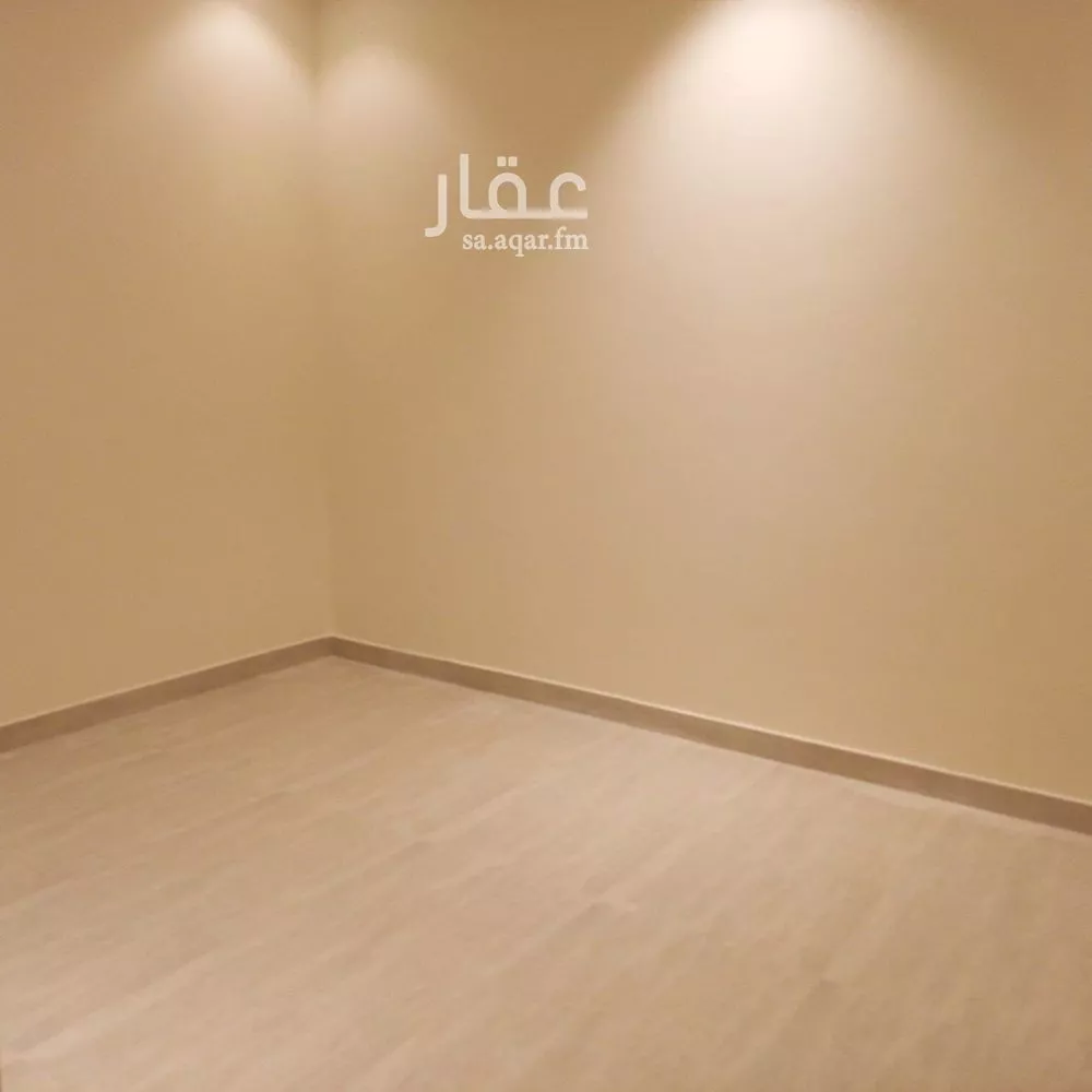 فيلا 5 غرف في عكاظ 3