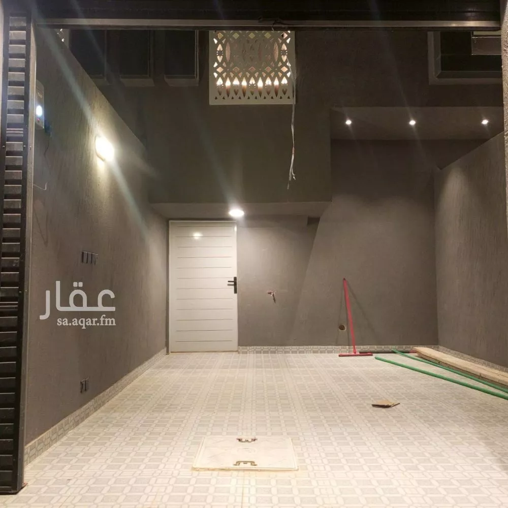 فيلا 5 غرف في عكاظ 4