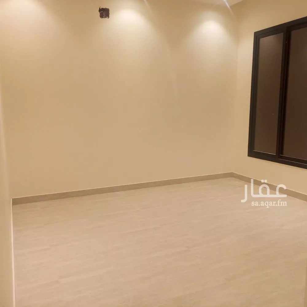 فيلا 5 غرف في عكاظ 5