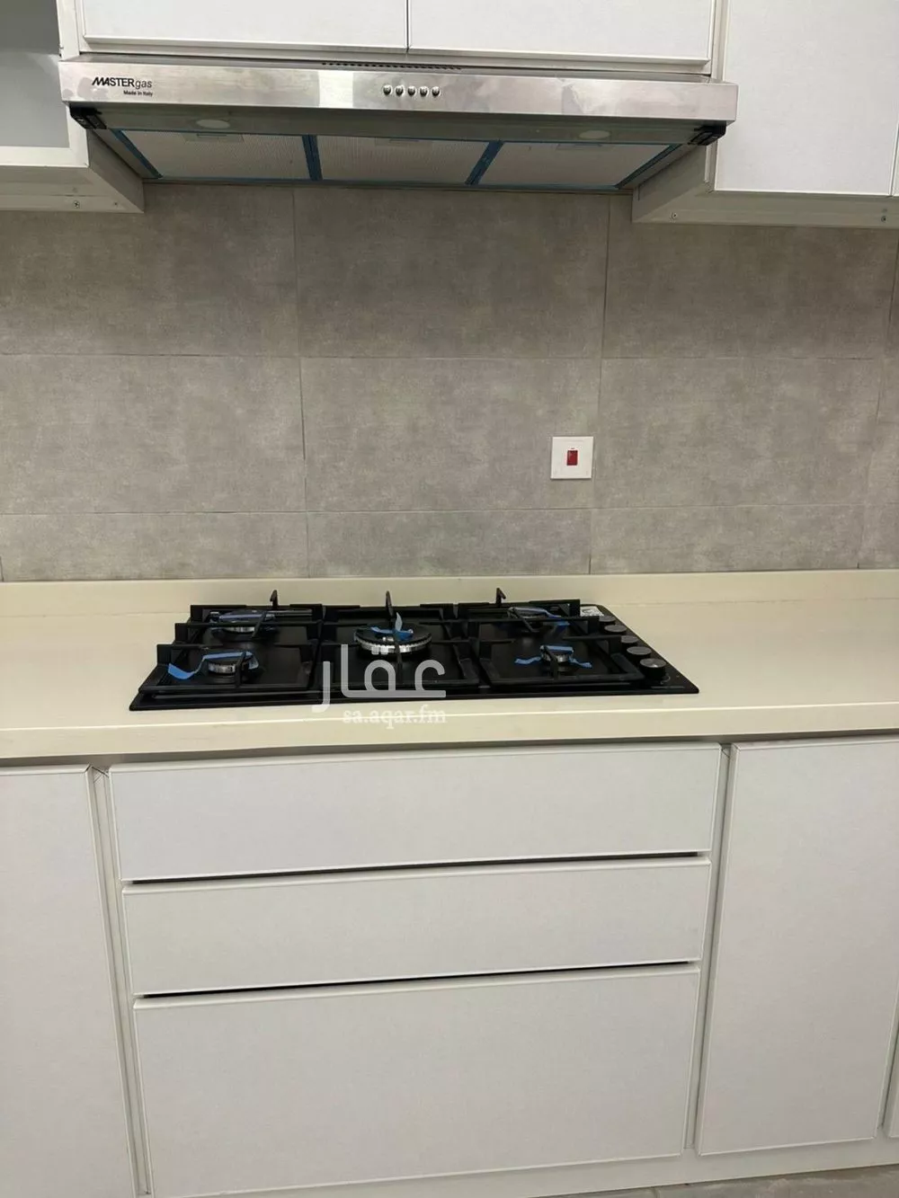 فيلا 5 غرف في النرجس 18