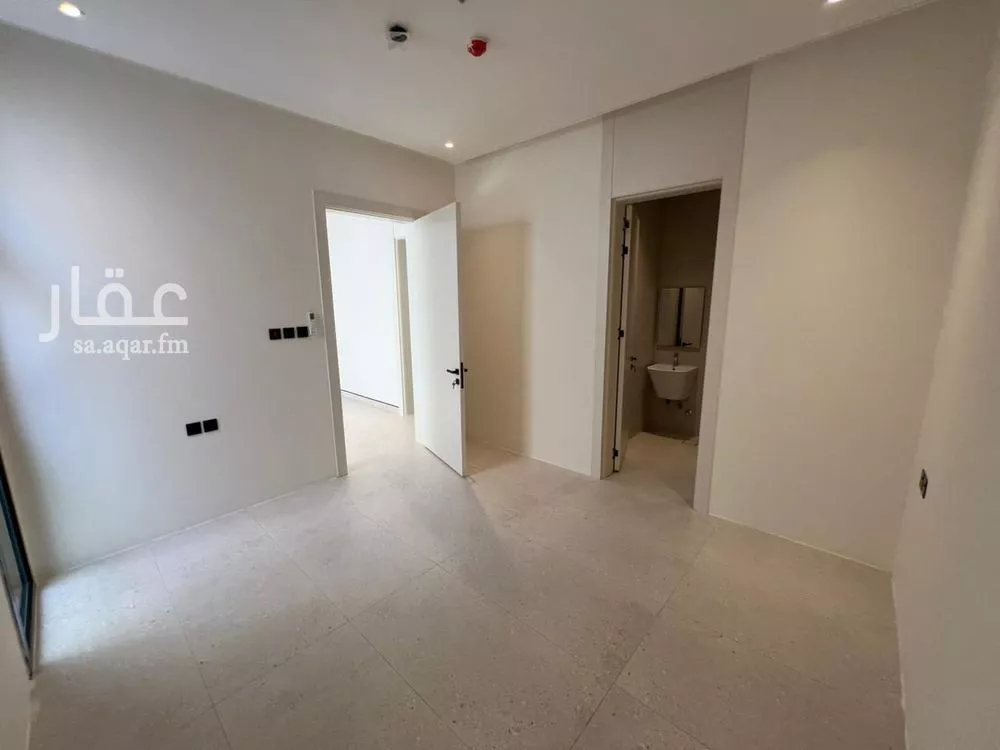 3 bedroom apartment in Al Aqiq 5