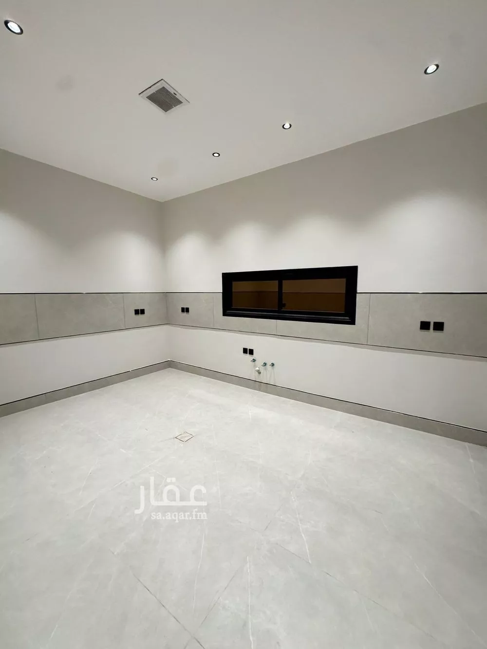 3 bedroom floor in Al Maizilah 9