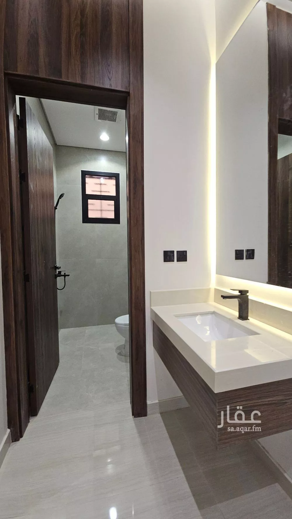 5 bedroom apartment in Al Hazm 14