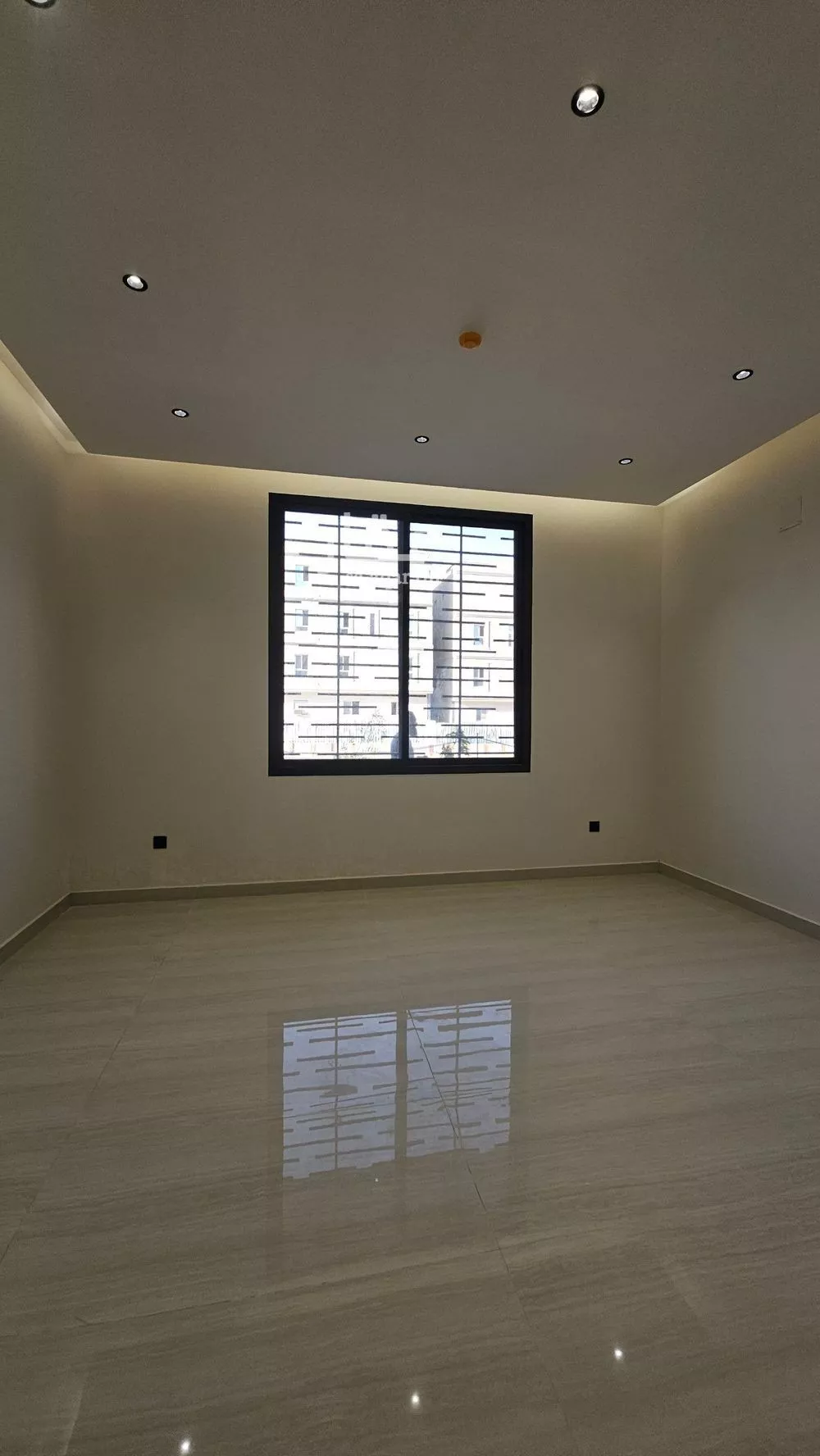5 bedroom apartment in Al Hazm 8