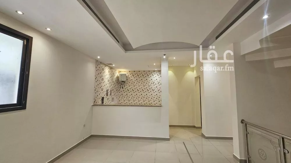 5 bedroom villa in Al Malqa 10