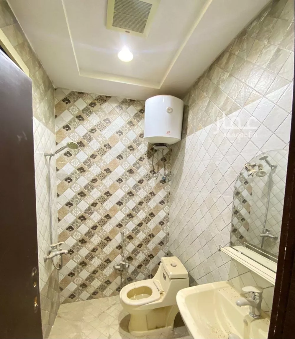 فيلا 5 غرف في عكاظ 3