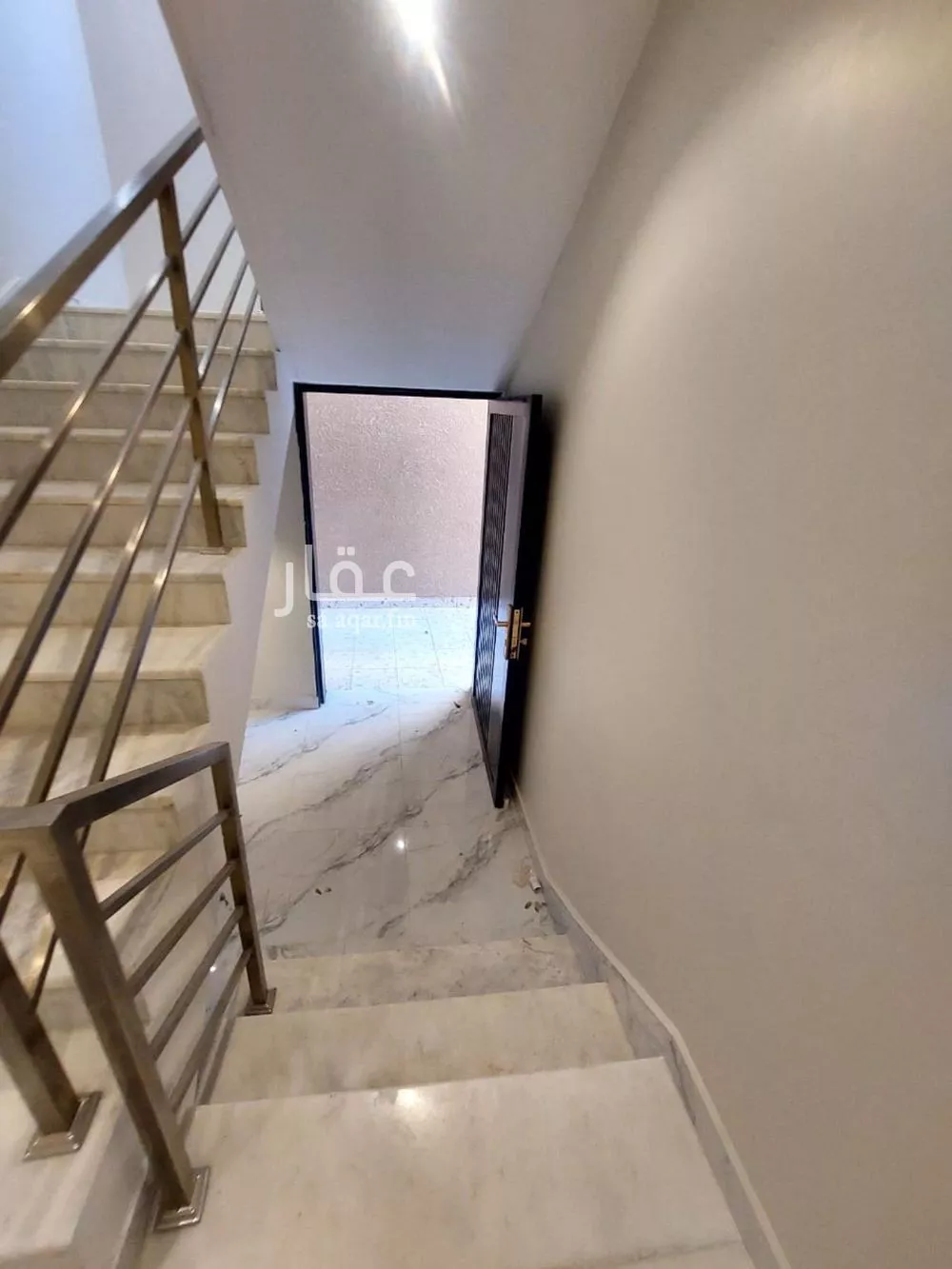 3 bedroom floor in Dhahrat Al Badiah 4
