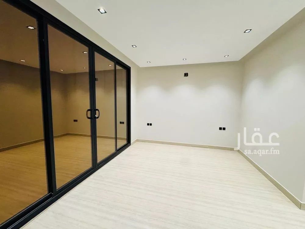3 bedroom floor in Al Aridh 12