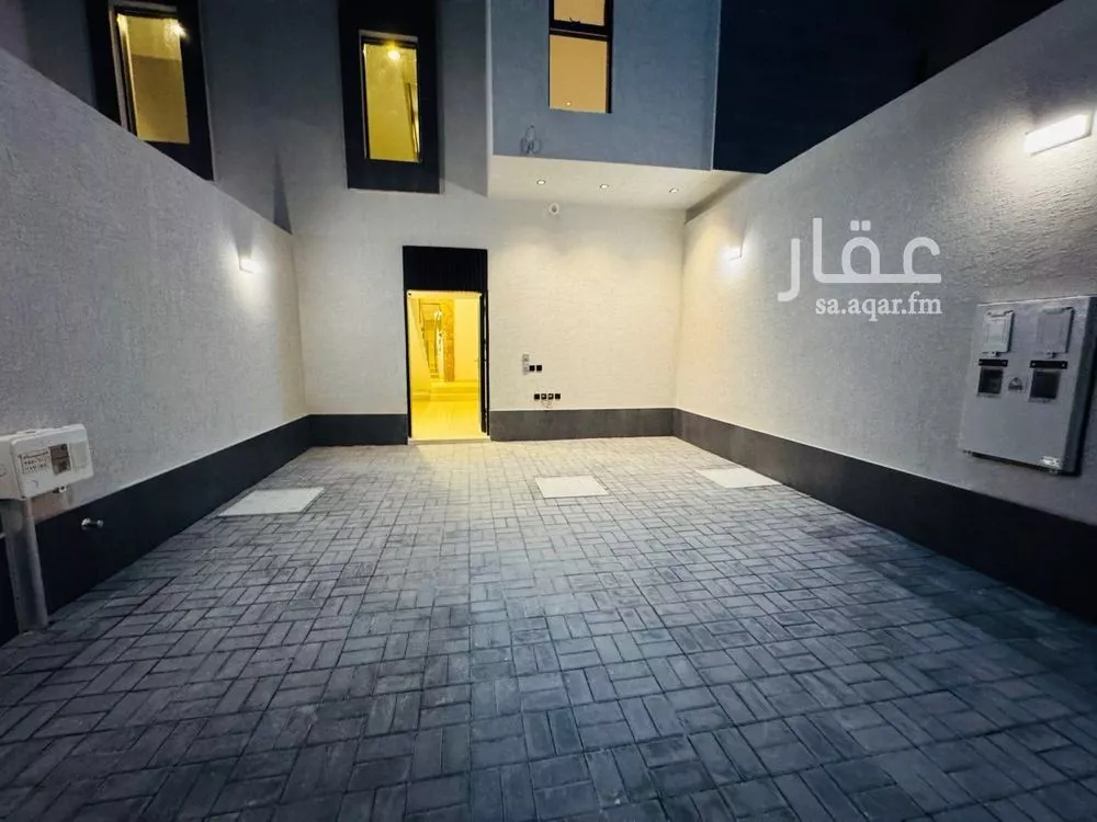 3 bedroom floor in Al Aridh 24