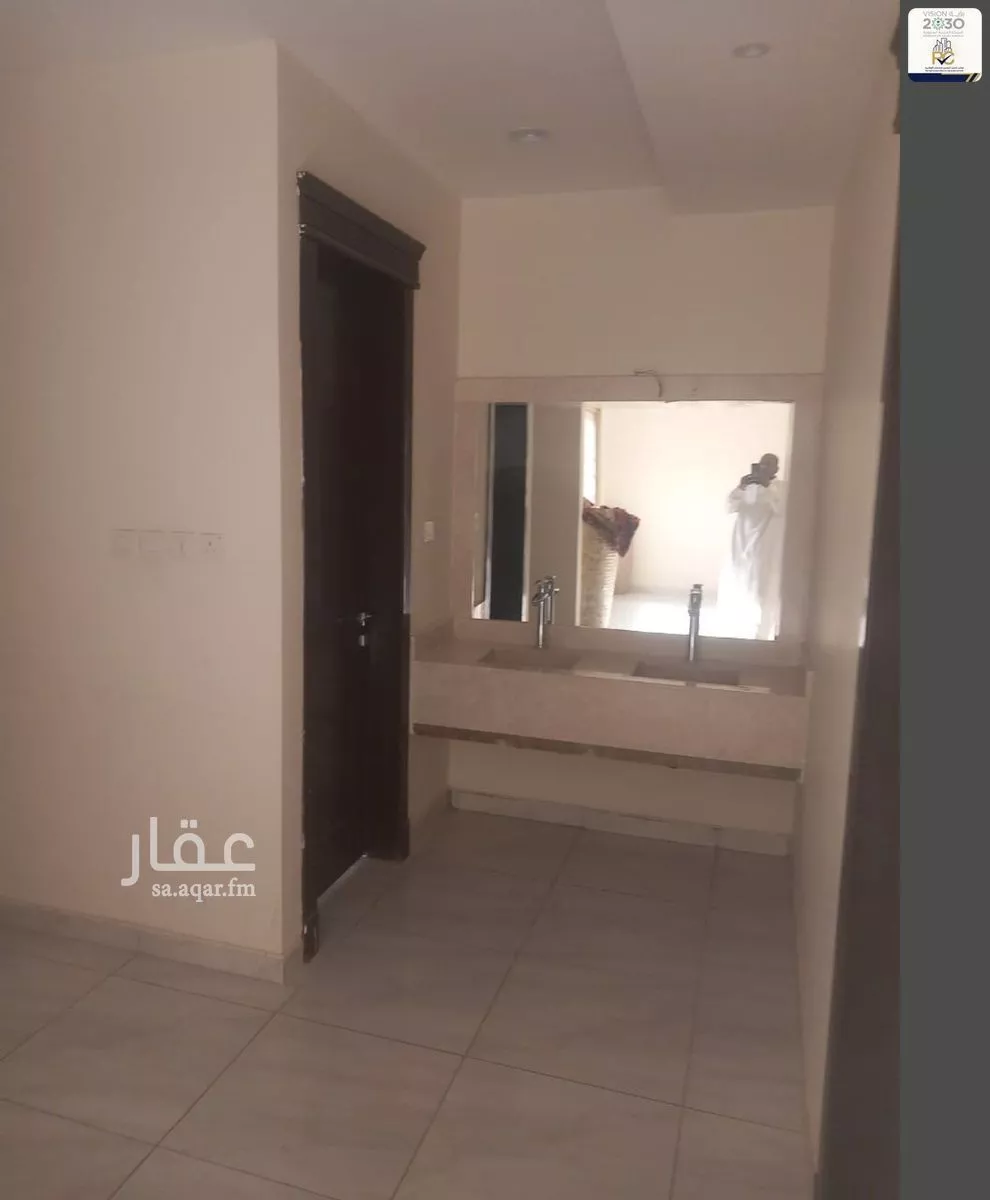 فيلا 8 غرف في عكاظ 2