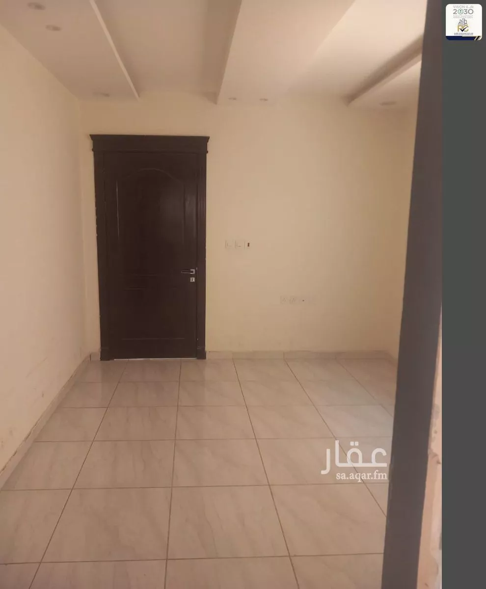 فيلا 8 غرف في عكاظ 6