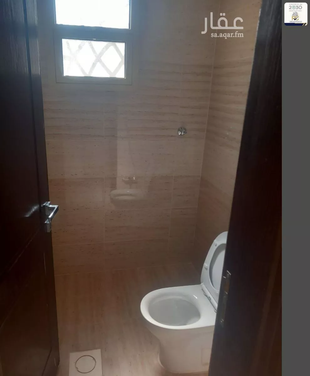 فيلا 8 غرف في عكاظ 7