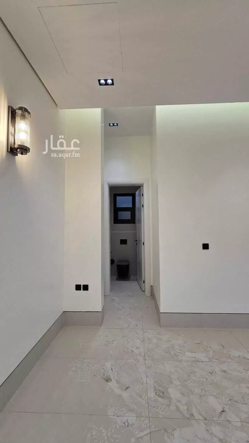 فيلا 4 غرف في العليا 22