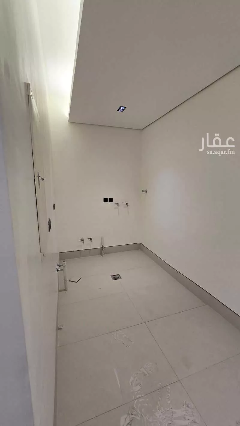 فيلا 4 غرف في العليا 30