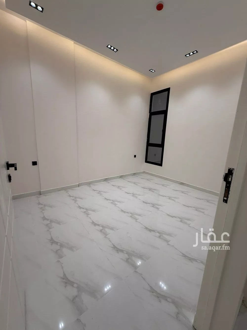 4 bedroom apartment in Al Zahrah 7