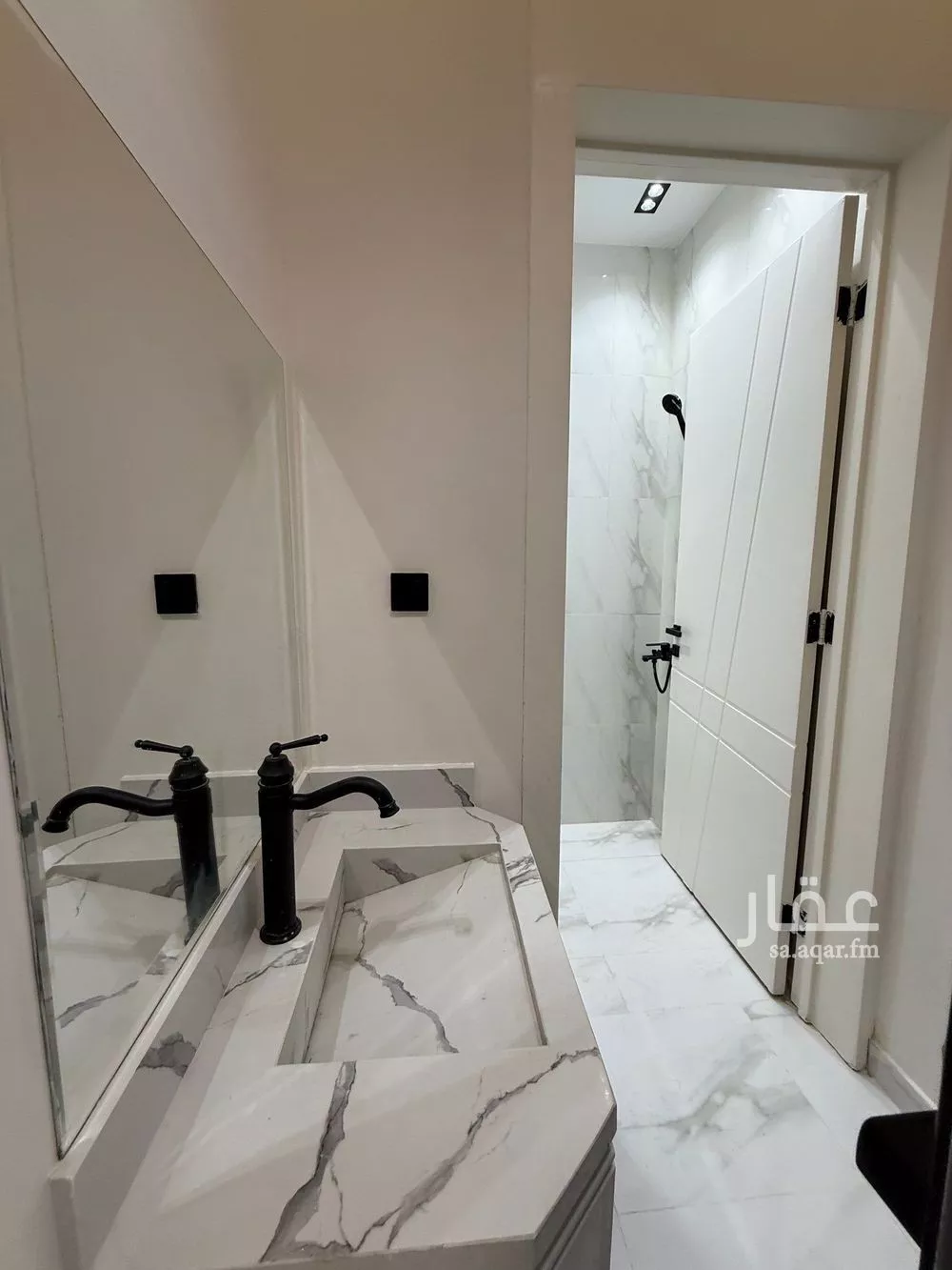 4 bedroom apartment in Al Zahrah 10