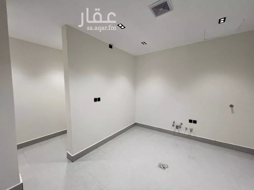 3 bedroom apartment in Al Maizilah 11
