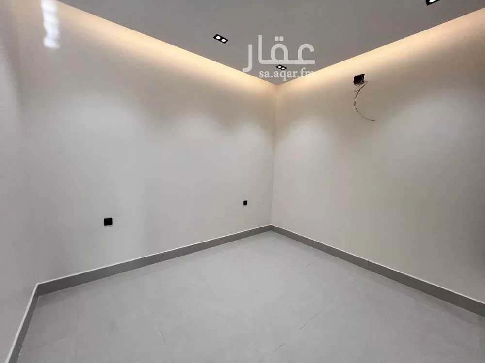 3 bedroom apartment in Al Maizilah 12