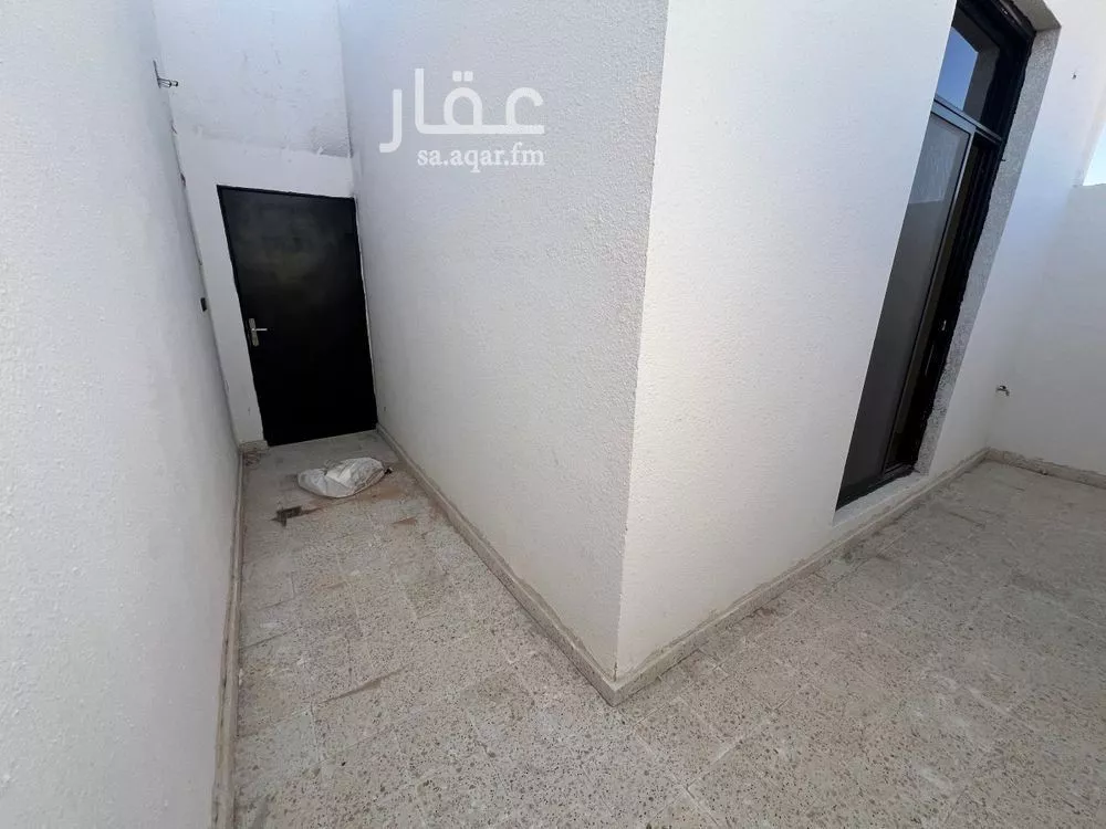 3 bedroom apartment in Al Maizilah 15