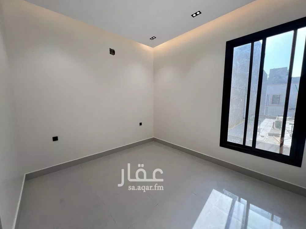 3 bedroom apartment in Al Maizilah 8