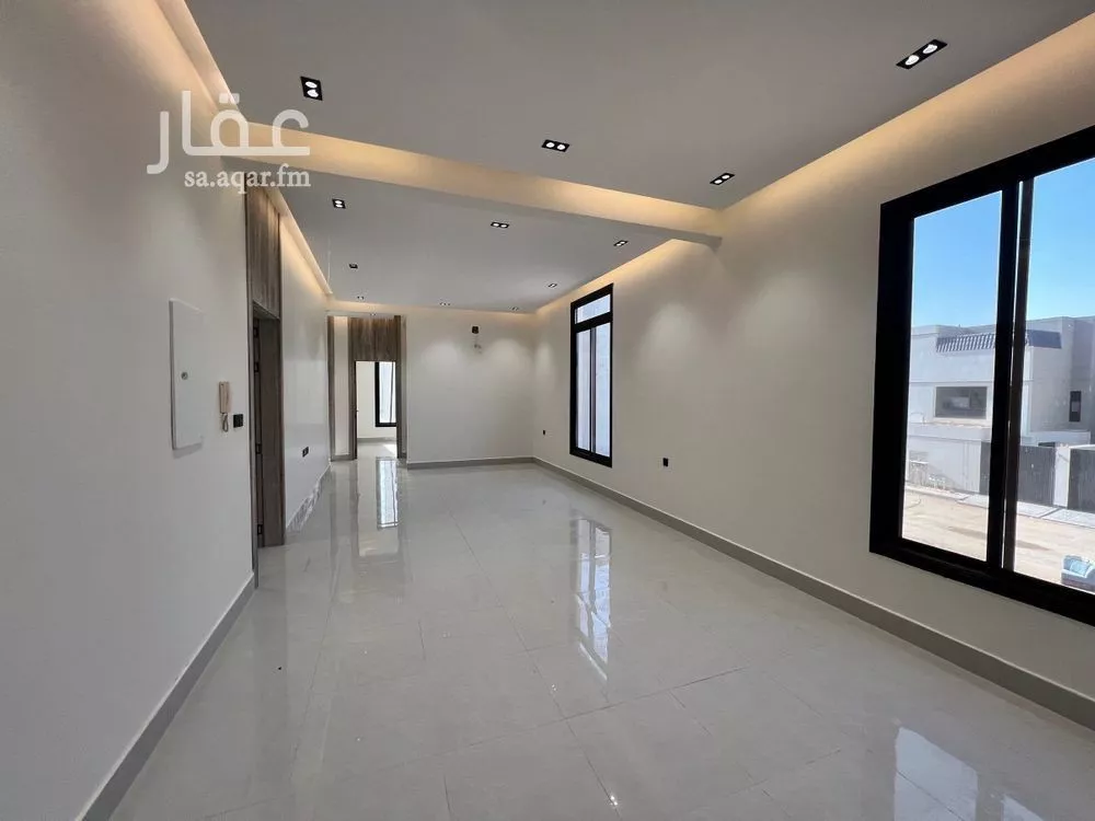 3 bedroom apartment in Al Maizilah 10